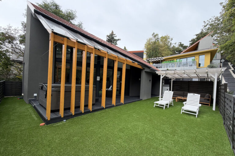 Silver House Udvar 1